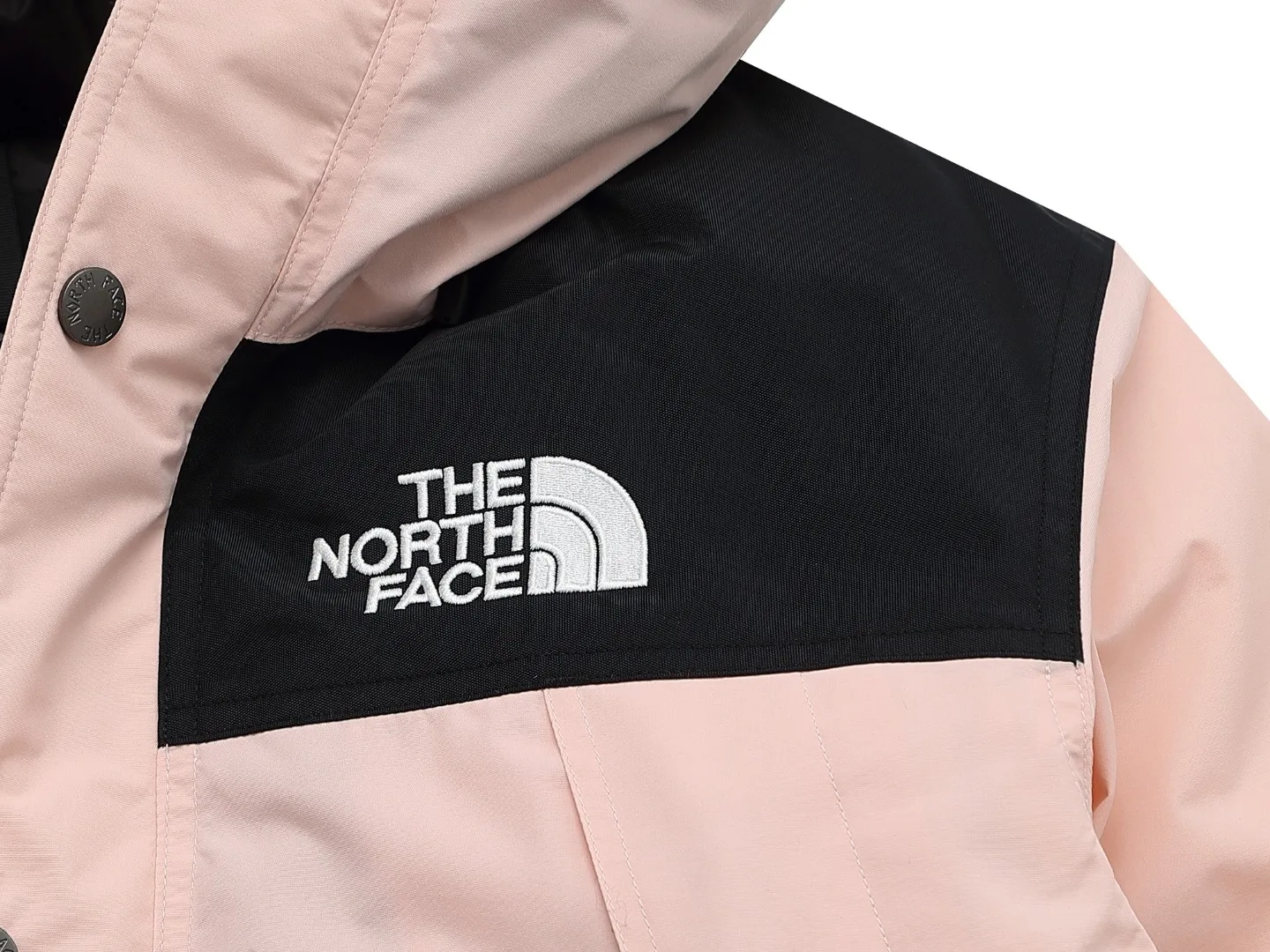 ：White Pink Black Green . sizi： 𝗧𝗵𝗲 𝗡𝗼𝗿𝘁𝗵 𝗙𝗮𝗰 1990 Same Style 1996 ： 1、 ISO 90（ISO 4） ！ 2、 ： 2L Gore-tex ， ， ， ， Breathable 。 3、 ： ， ， 。 。 4、 ： ZP。 ， ， 5、 ： YKK ， 10 ， 。 ， 6、 ， zp ， ！ GT 。 1996